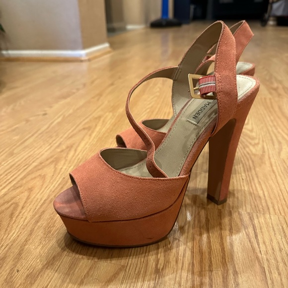 Coral platform heels Steve Madden size 9. Used. - Picture 9 of 10